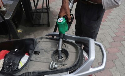 САЩ временно разрешиха на Индия да купува руски петрол