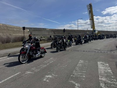 Дами на мотори отбелязаха 8 март с шествие в Бургас (ВИДЕО)