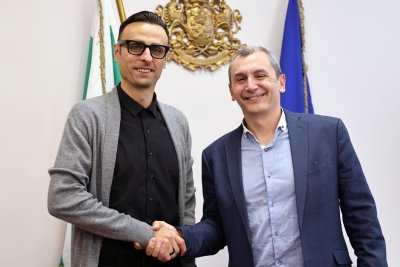 Бербатов представи идеи за насърчаване на деца да спортуват