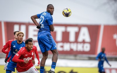 Мустафа Сангаре претърпя успешна операция на коляното