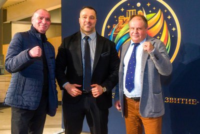 Председателят на "Съвет за спортно развитие Пловдив" Иван Пашов: Няма да взeмаме, само ще влагаме