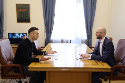 Георги Клисурски и Димитър Бербатов обсъдиха данъчни стимули за подкрепа на спорта
