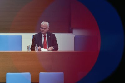 НА ЖИВО: В парламента изслушват служебни министри за натиск върху разследването по случая "Петрохан"