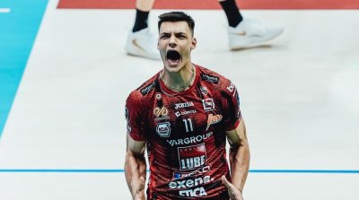 Класата на Александър Николов доближи Лубе до полуфиналите в Италия