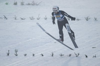 Владимир Зографски преодоля квалификацията в Осло от Световната купа по ски скок