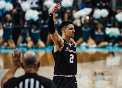 Александър Гавалюгов и Санта Клара намериха място в Мартенската лудост