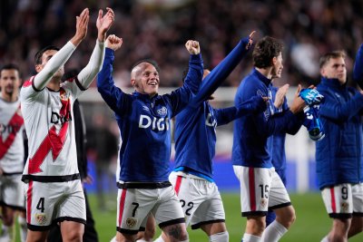 Райо Валекано и Шахтьор продължиха напред в Лига на конференциите въпреки загуби в реваншите