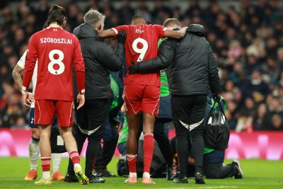 Александър Исак ще е на линия за мача с ПСЖ