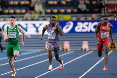 Христо Илиев и Никола Караманолов отпаднаха в сериите на 60 м на световния шампионат по лека атлетика в зала