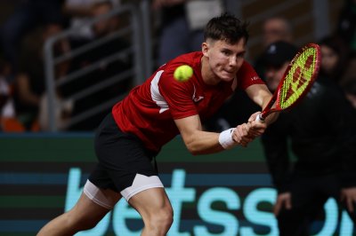 Илиян Радулов продължава към втория кръг на сингъл на тенис турнира на клей в Бадалона (Испания)