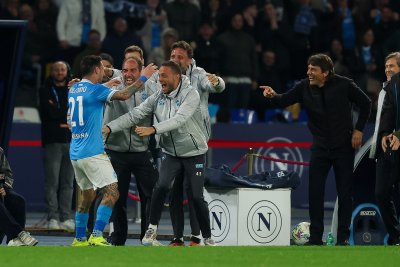 Ранен гол зарадва Наполи срещу Каляри