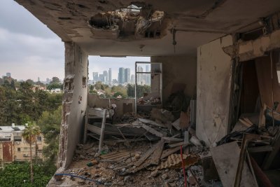 От началото на войната: Най-малко 80 военни цели са ударени край Тел Авив от ирански атаки