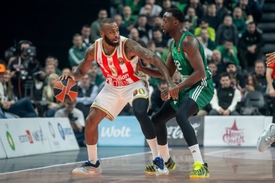 Милър-Макинтайър и Цървена звезда се сринаха за една част срещу Панатинайкос (ВИДЕО)