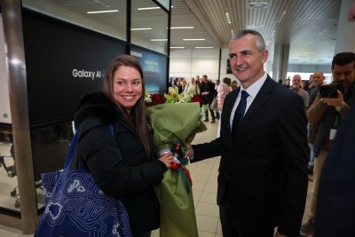 Министър Илиев: Лора, ти не просто спечели медал, а спечели сърцата на цяла България