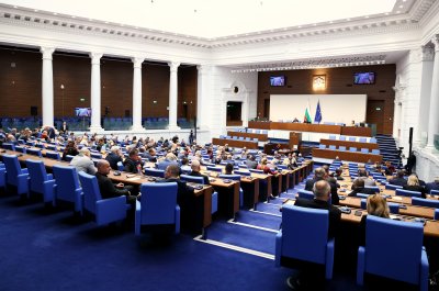 НА ЖИВО: Депутатите трябва да гласуват окончателно удължителния закон за бюджета