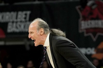 Виртус Болоня се раздели с треньора Душко Иванович