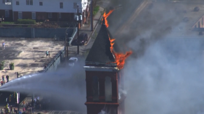 Пожар изпепели историческа сграда в Рим