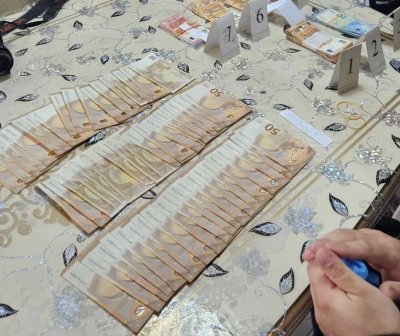 Близо 13 000 евро и тетрадка с имена и числа откриха при акция срещу купуването на гласове в Лом