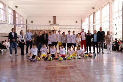 Средно училище &bdquo;Христо Ботев&ldquo; в град Айтос се включи в проекта &bdquo;С волейбол на училище&ldquo;