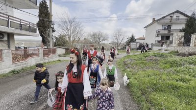 Лазаровден: Традиции и благословия в село Черни връх