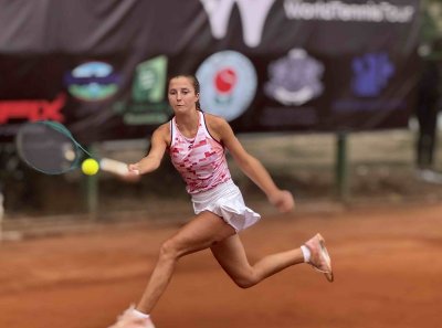 Росица Денчева победи полуфиналистка от "Ролан Гарос"