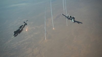 САЩ и Иран продължават издирването на пилот след свалянето на F-15