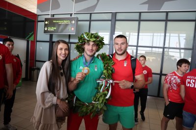 Кирил Милов и Семен Новиков не са включени в предварителните заявки за еврошампионата по борба