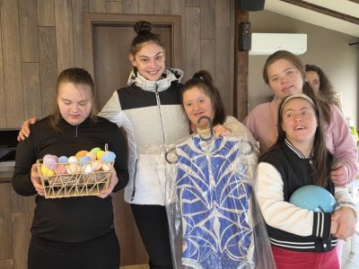 Ивон Бошкилова подкрепи гимнастичките от ФАФА с дарение преди световното в София