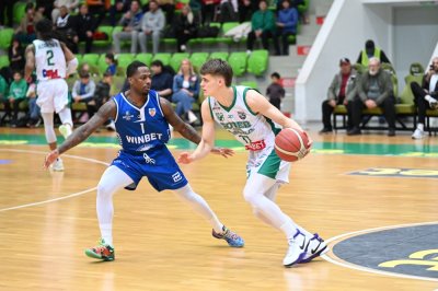 Ботев 2012 спря полета на Спартак Плевен