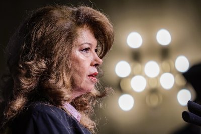 Заради скока на цените: Президентът Йотова ще разговаря с министри