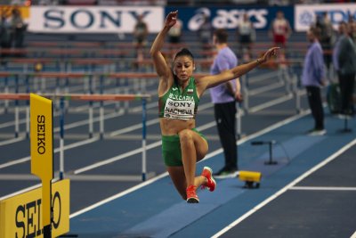 ММС награди Саръбоюков и Начева с премии за успехите им на световното първенство по лека атлетика в зала