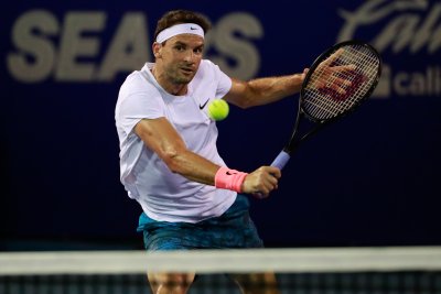 Григор Димитров загуби от Феликс Оже-Алиасим на гладиаторската арена в Ним