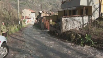 Отводняват улиците в Бачково след обилните валежи