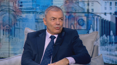 Образователният министър: Не е договаряно да се учи украински в България