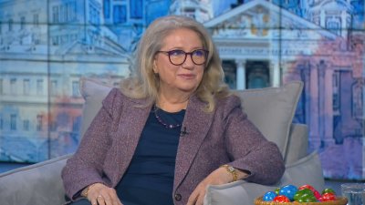 Туризмът между празника и кризата: какво очаква България през летния сезон &ndash; говори министър Ирена Георгиева