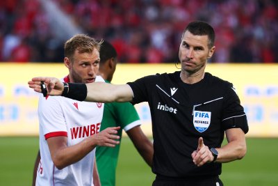 ФИФА подхвана Испания заради расистки скандирания, описани от Георги Кабаков