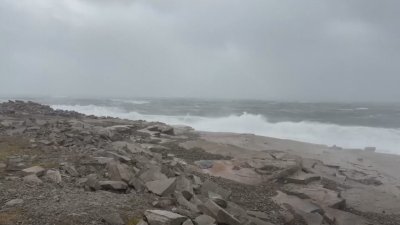 Бурята "Дейв" бушува в Швеция