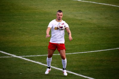 Валери Божинов попадна в състава на Франческо Тоти за демонстративен мач