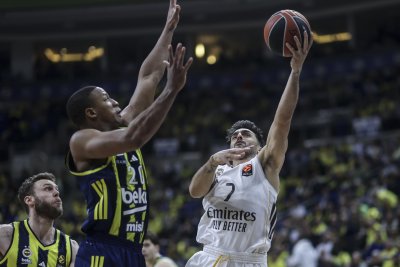 Реал Мадрид нанесе пета поредна загуба на актуалния шампион Фенербахче в Евролигата