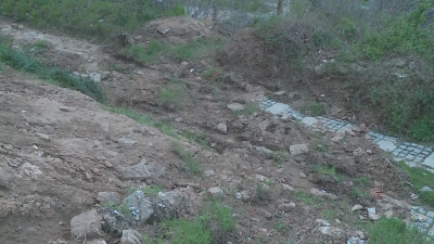 Жителите на Бачково са притеснени заради опасността от активизиране на нови свлачища в следващите дни