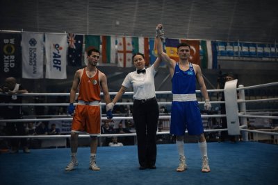 България спечели три бронзови медала от турнир по бокс в Баку