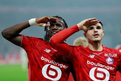 Лил разгроми Ланс и завърза още повече битката за титлата във Франция