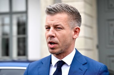 Промяната в Унгария - Петер Мадяр мести кабинета на министър-председателя