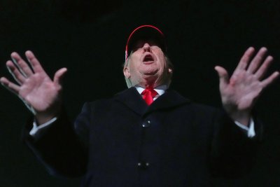 Задочна размяна на реплики между Доналд Тръмп и папа Лъв XIV