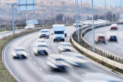 Съмнения за саботаж: Тир блокира тунел &bdquo;Витиня&ldquo; и предизвика километрични задръствания към София (ОБЗОР)