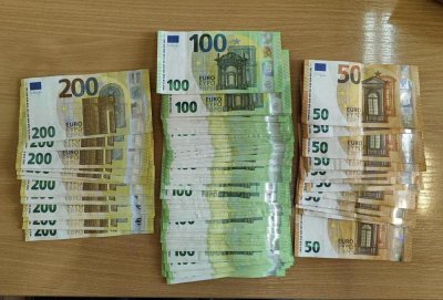 Откриха близо 15 000 евро и списък с имена при акция в Шуменско
