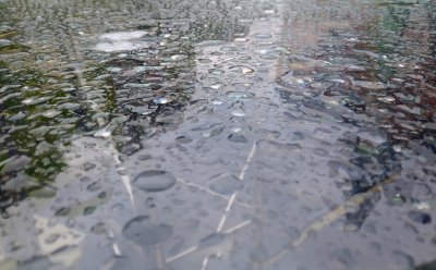 Краткотрайни, временно интензивни валежи и гръмотевици днес и утре