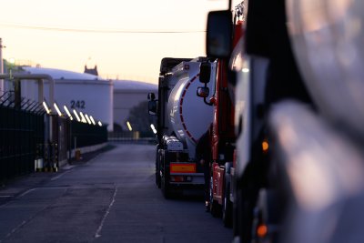 Поскъпването на горивата: Пазарни механизми или помощи за бизнеса?