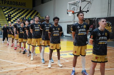 Миньор 2015 удържа Ботев 2012