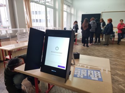 Проблеми с машинното гласуване в близо 30% от секциите в Ямболска област